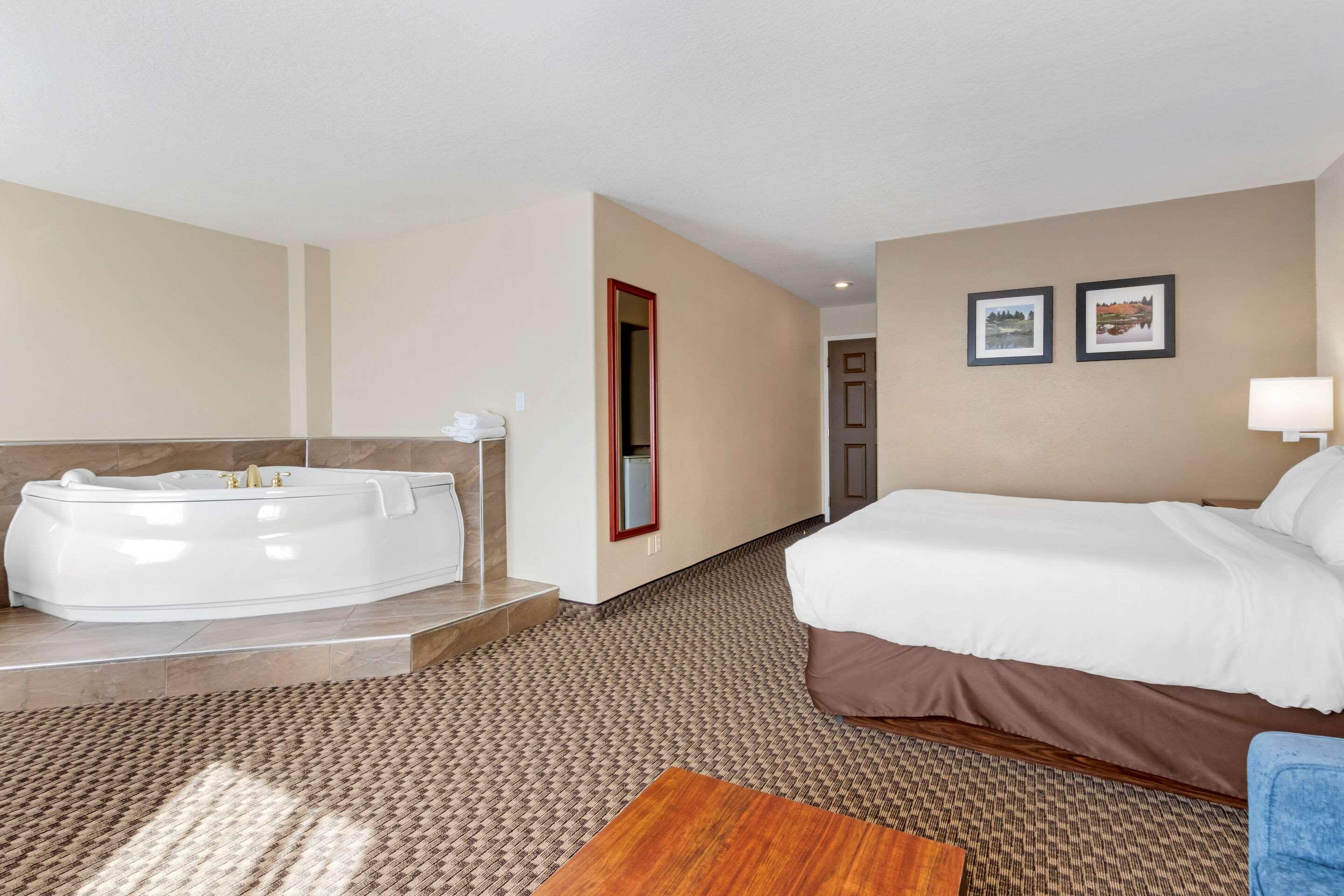 Comfort Inn Lethbridge Exterior foto